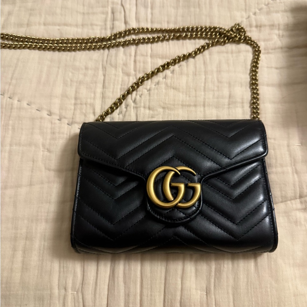 $1990 GG Marmont wallet on chain Preloved No damages